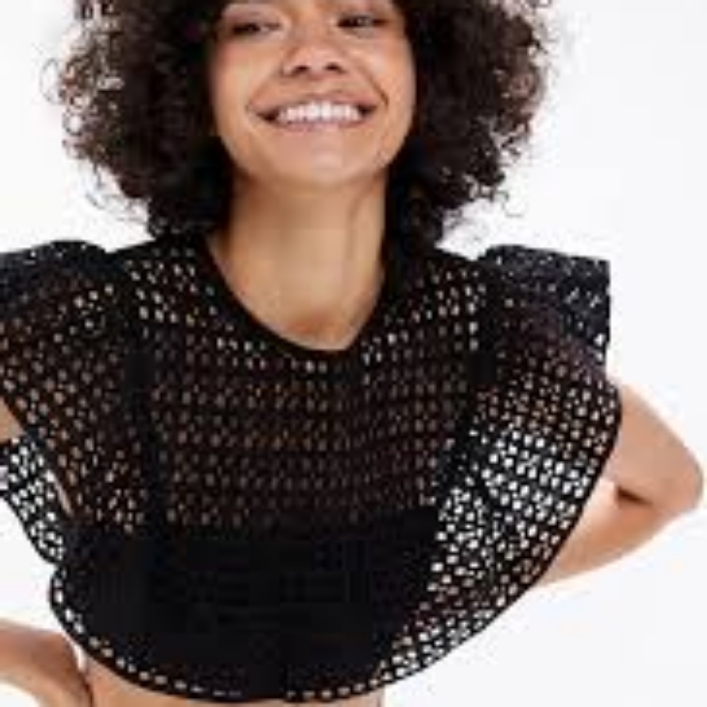UO Eva Eyelet Tie-Back Cropped Top